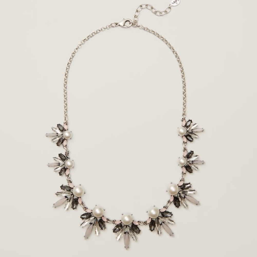 NWT Loft Pearlized Marquise Statement Necklace